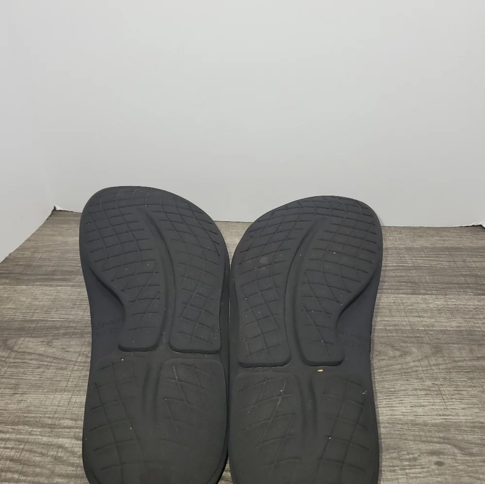 Oofos OOriginal Recovery Sports Sandals Flip Flops Shoes M8 W11 Black